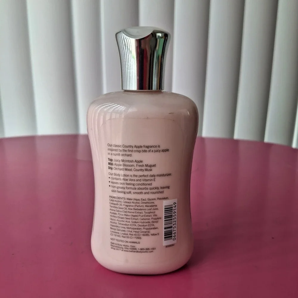 Bath & Body Works Pleasures COUNTRY APPLE Body Lotion 8 fl oz Retired